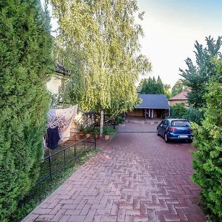 Paros Fahaz * Balatonföldvár